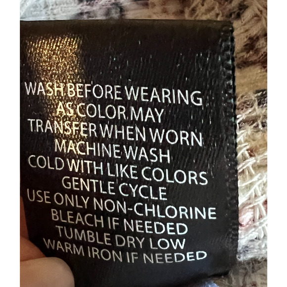 Torrid Shirt Womens Size 2X Red Multicolor Pullover Keyhole Neck Torrid Size 2 - Picture 8 of 10